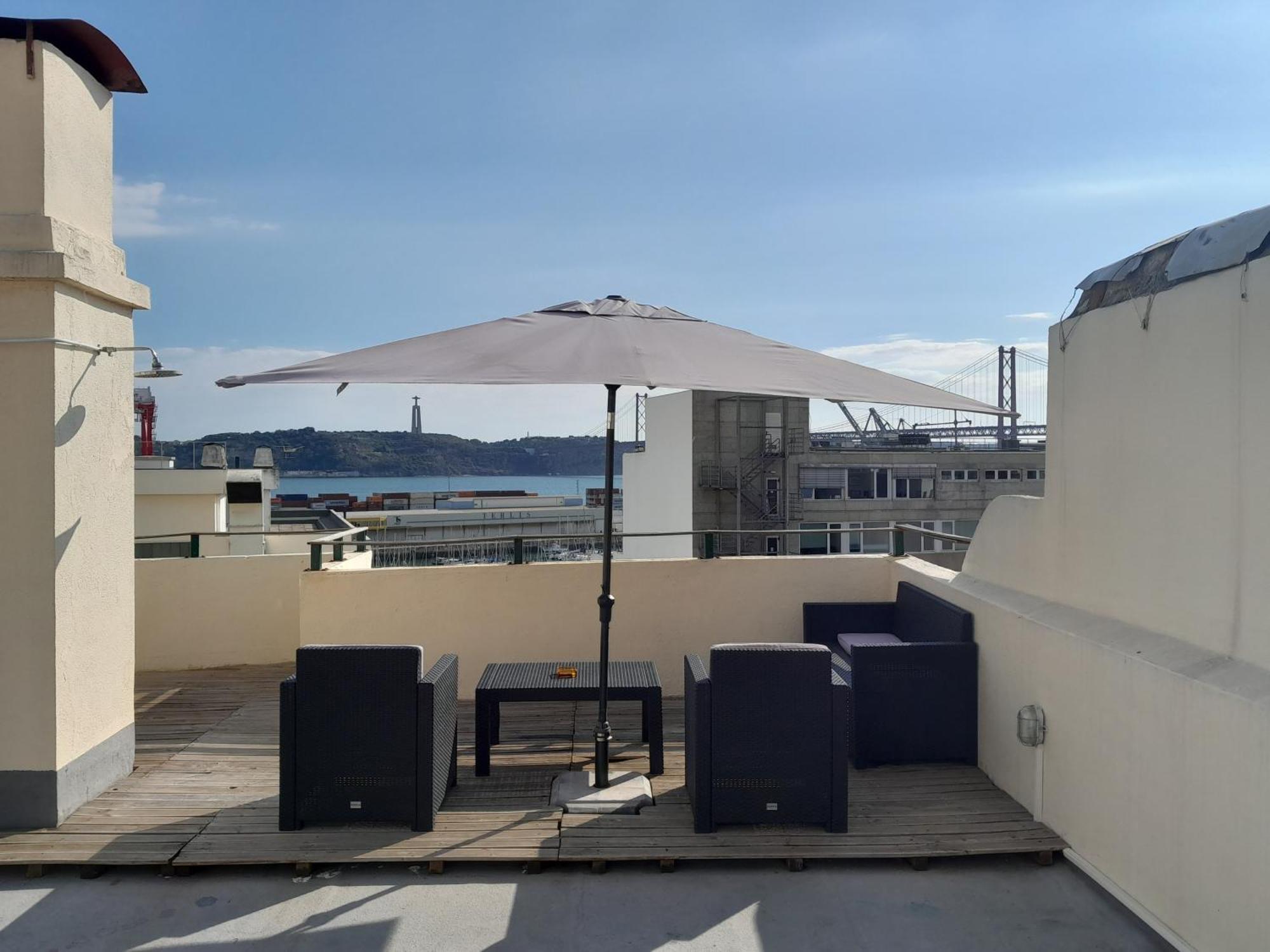Apartamento Sobre O Rio Лиссабон Экстерьер фото